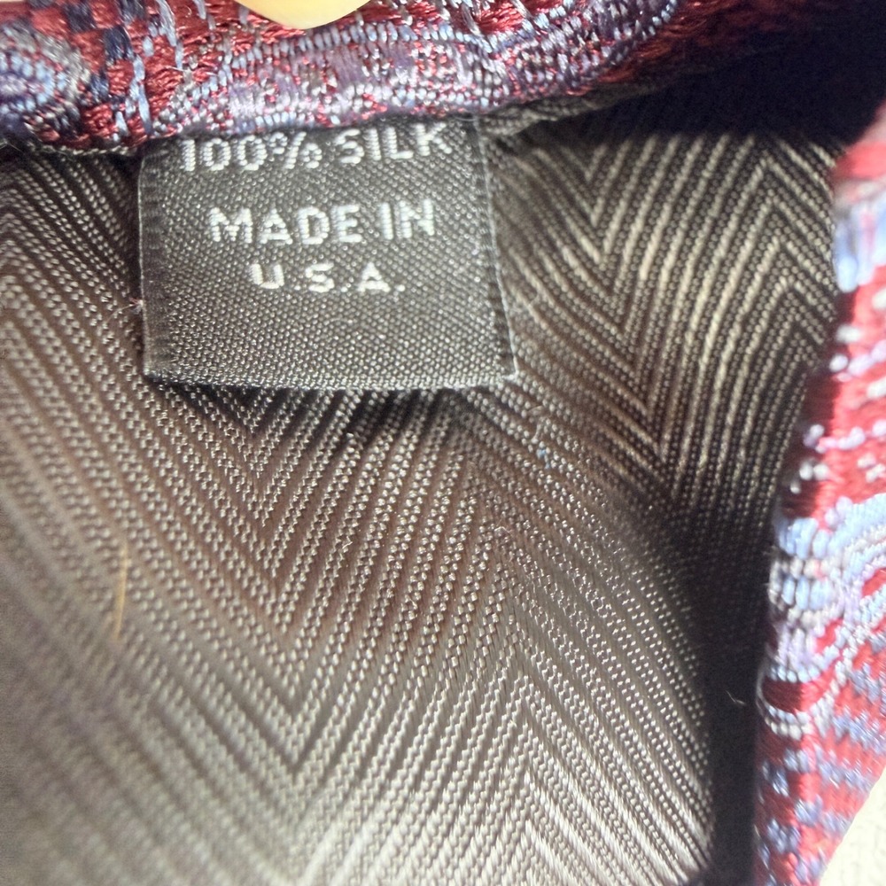Joseph Abboud Men One Size Necktie Burgundy Paisley Silk Made USA Classic Preppy - Picture 6 of 7